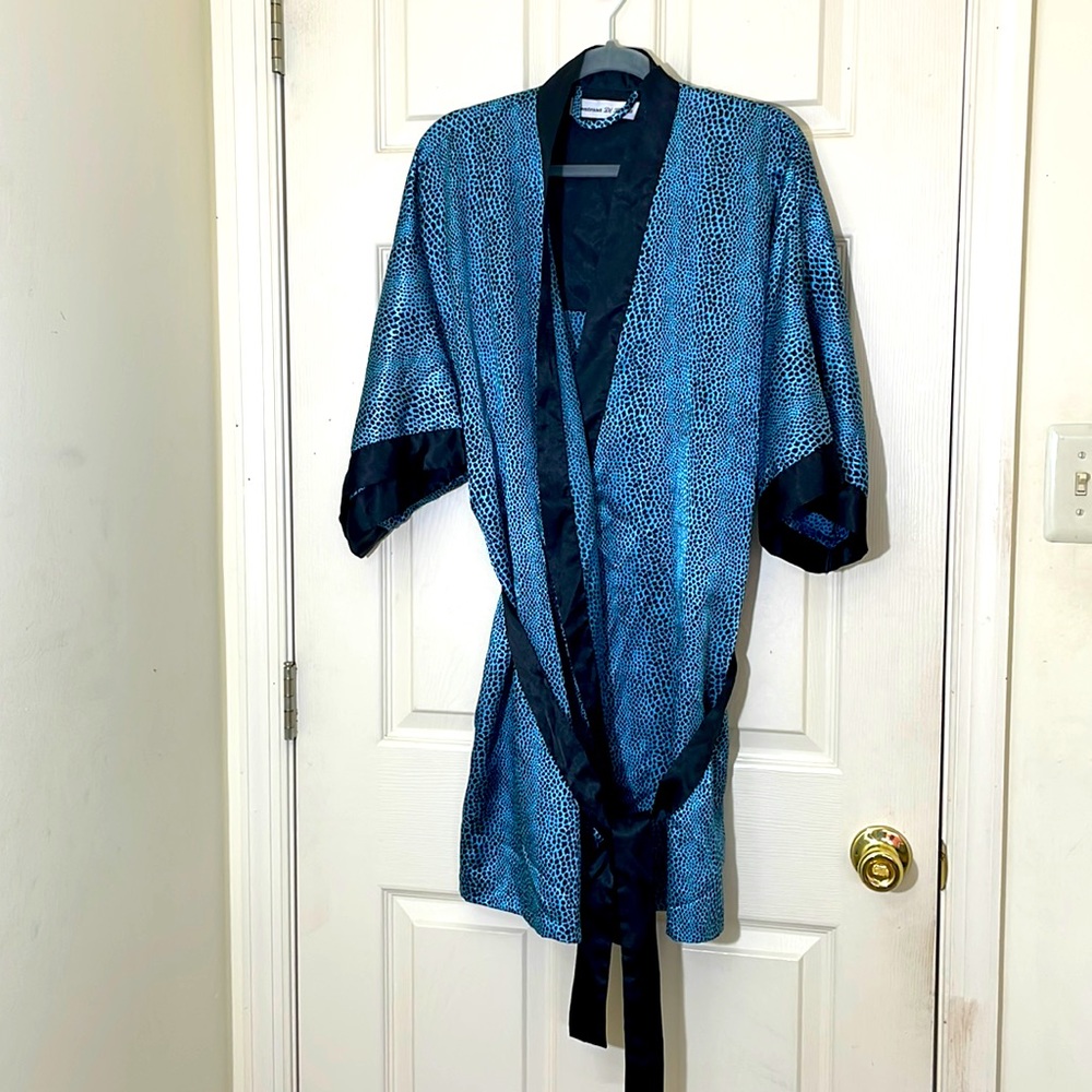 Beautiful Blue Animal Print Satin Robe Size Large